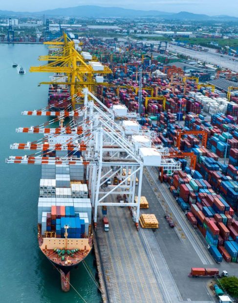 logistics in jebel ali free zone